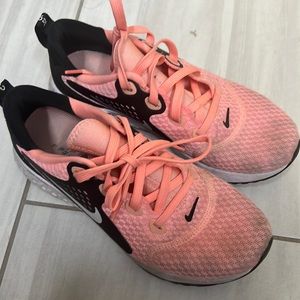 Womens nike tennis shoes